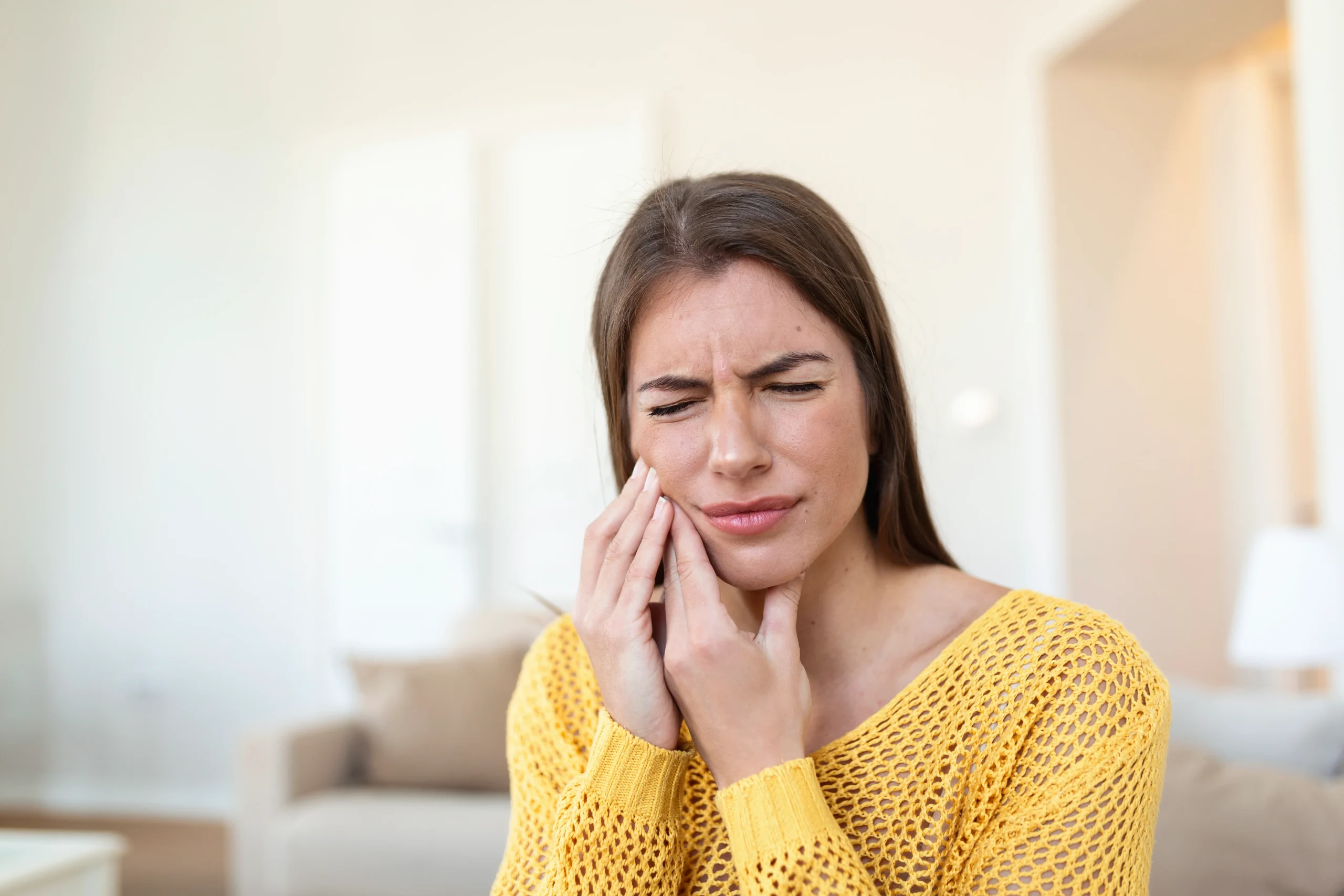 11. Toothache SOS: What to Do the Moment Pain Strikes — From Home Relief to Emergency Room Visits
